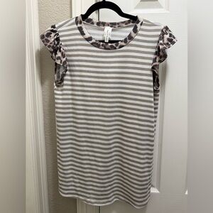 Chic Striped Top with Leopard Print Sleeves